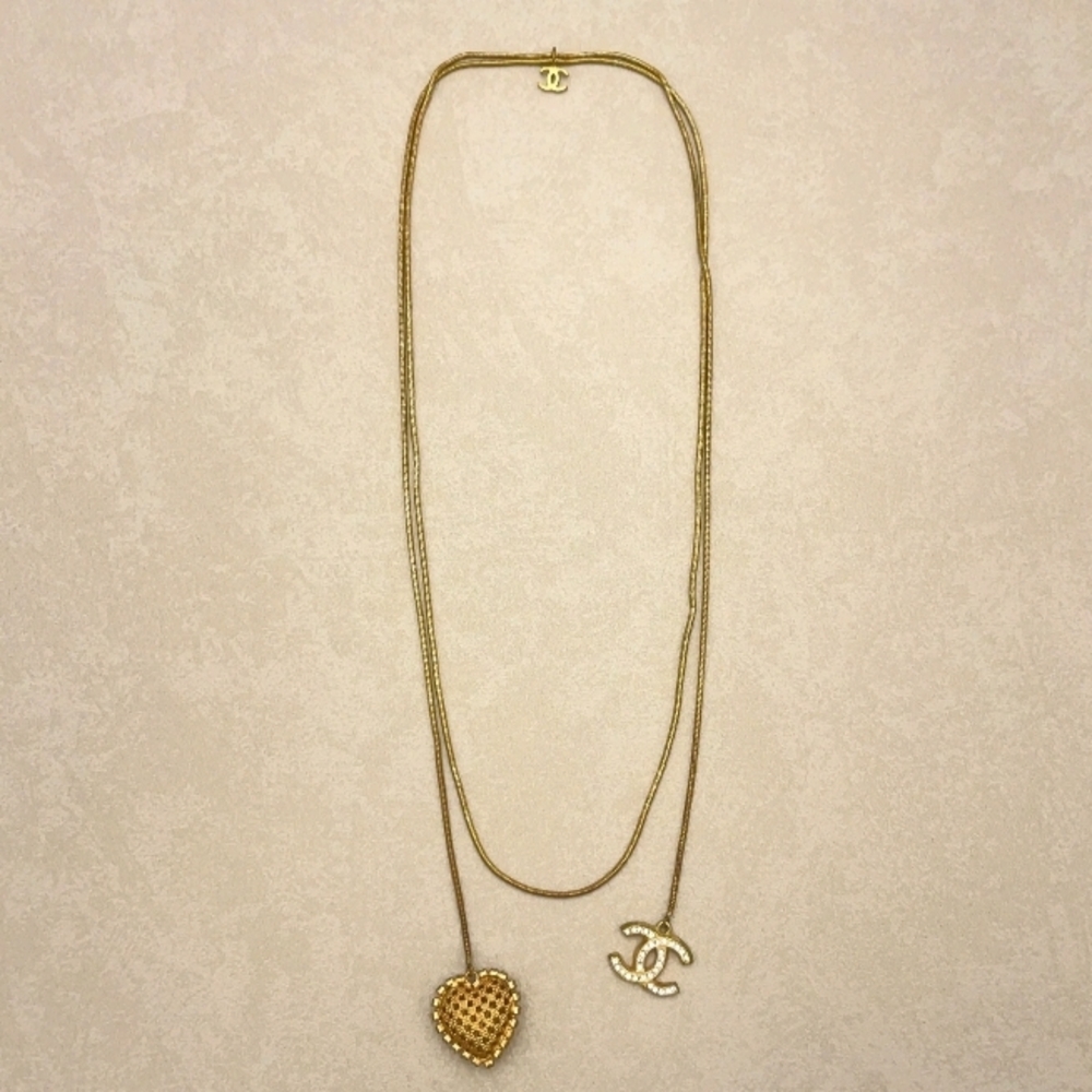 SALE! CHANEL Gold Plated Crystal Heart Lariat Necklace Feat Iconic CC Logo/Box - Picture 3 of 16